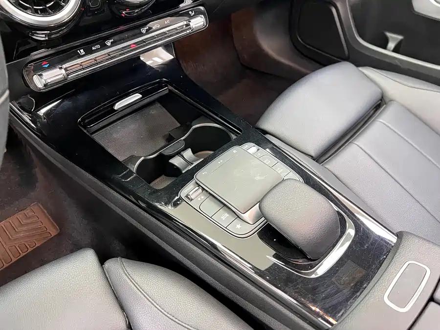 Mercedes-Benz A180L, 2021