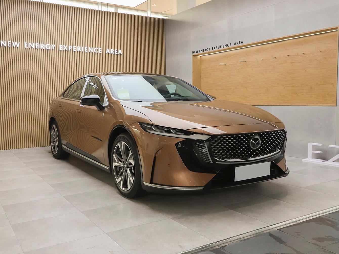 Mazda EZ-6, 2025