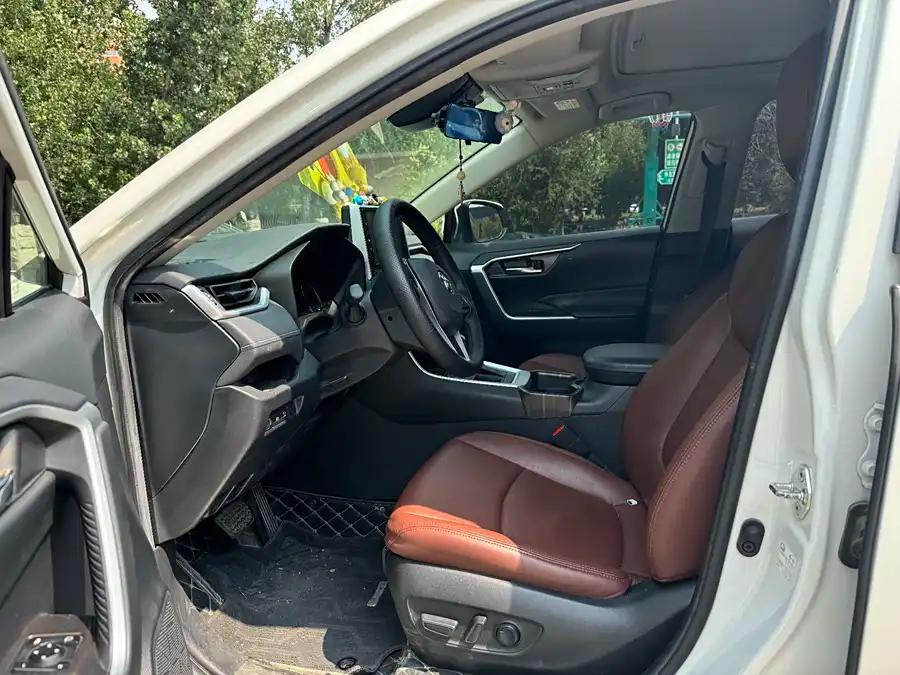 Toyota RAV4, 2021