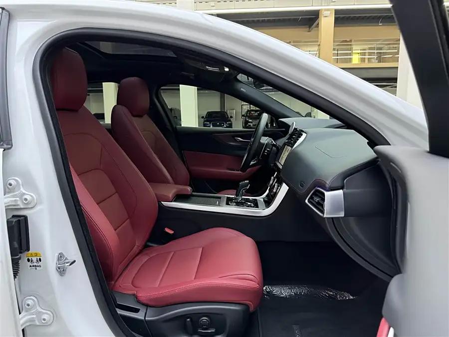 Jaguar XE L, 2021