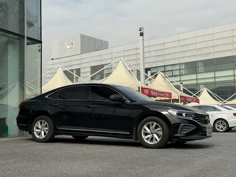 Volkswagen Passat, 2022