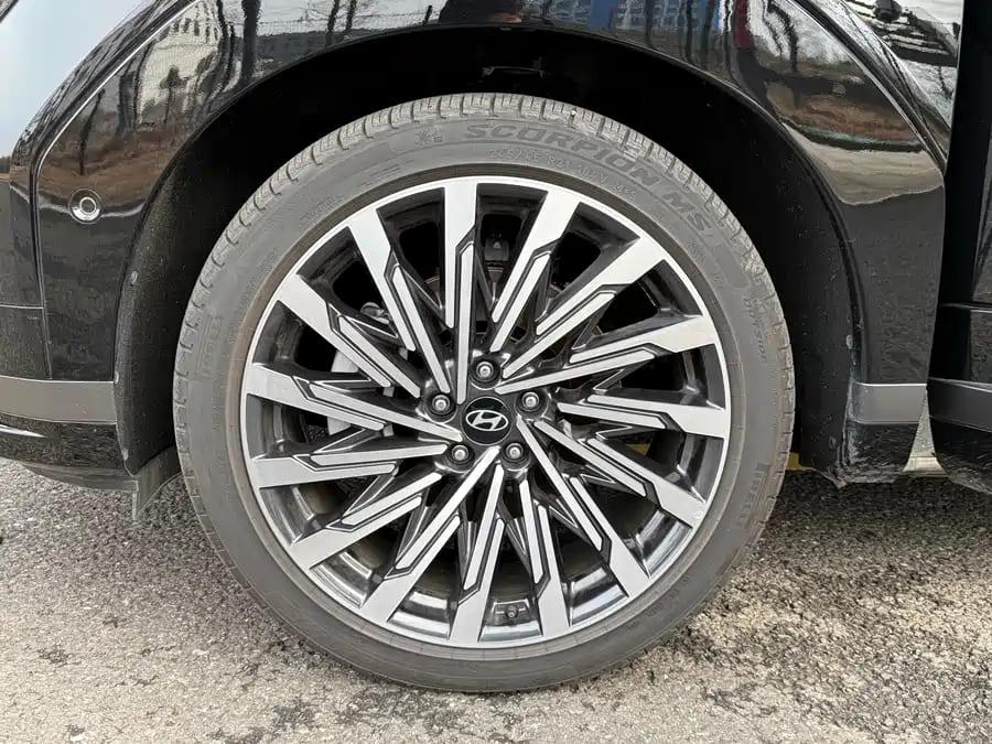 Hyundai Santa Fe, 2025