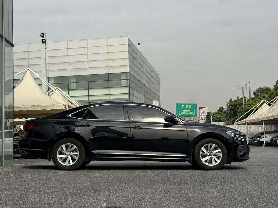 Volkswagen Passat, 2022