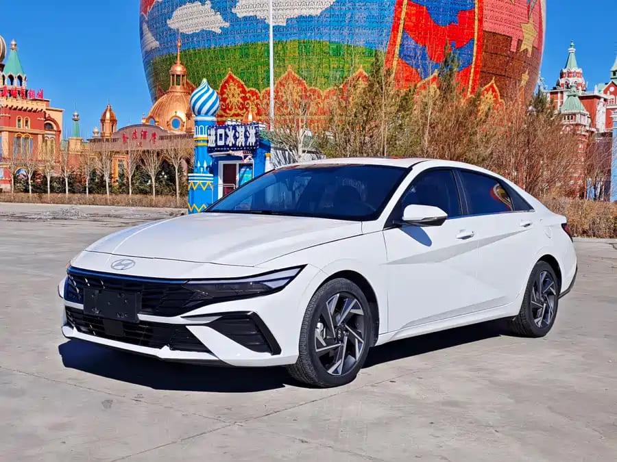 Hyundai Elantra, 2023