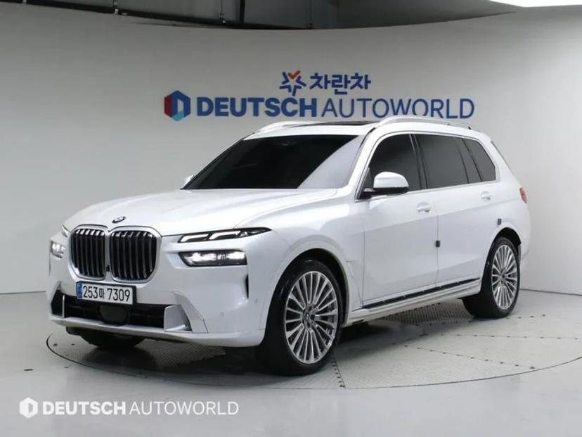 Купить BMW X7 2023 года с пробегом новый