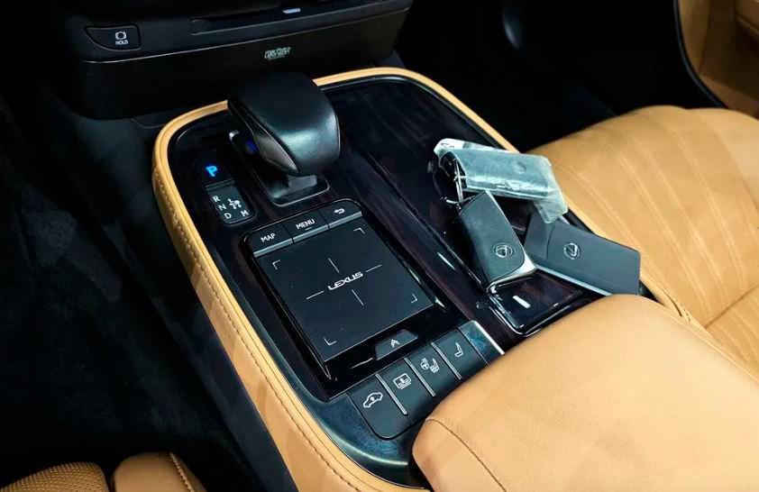 Lexus LS500, 2021