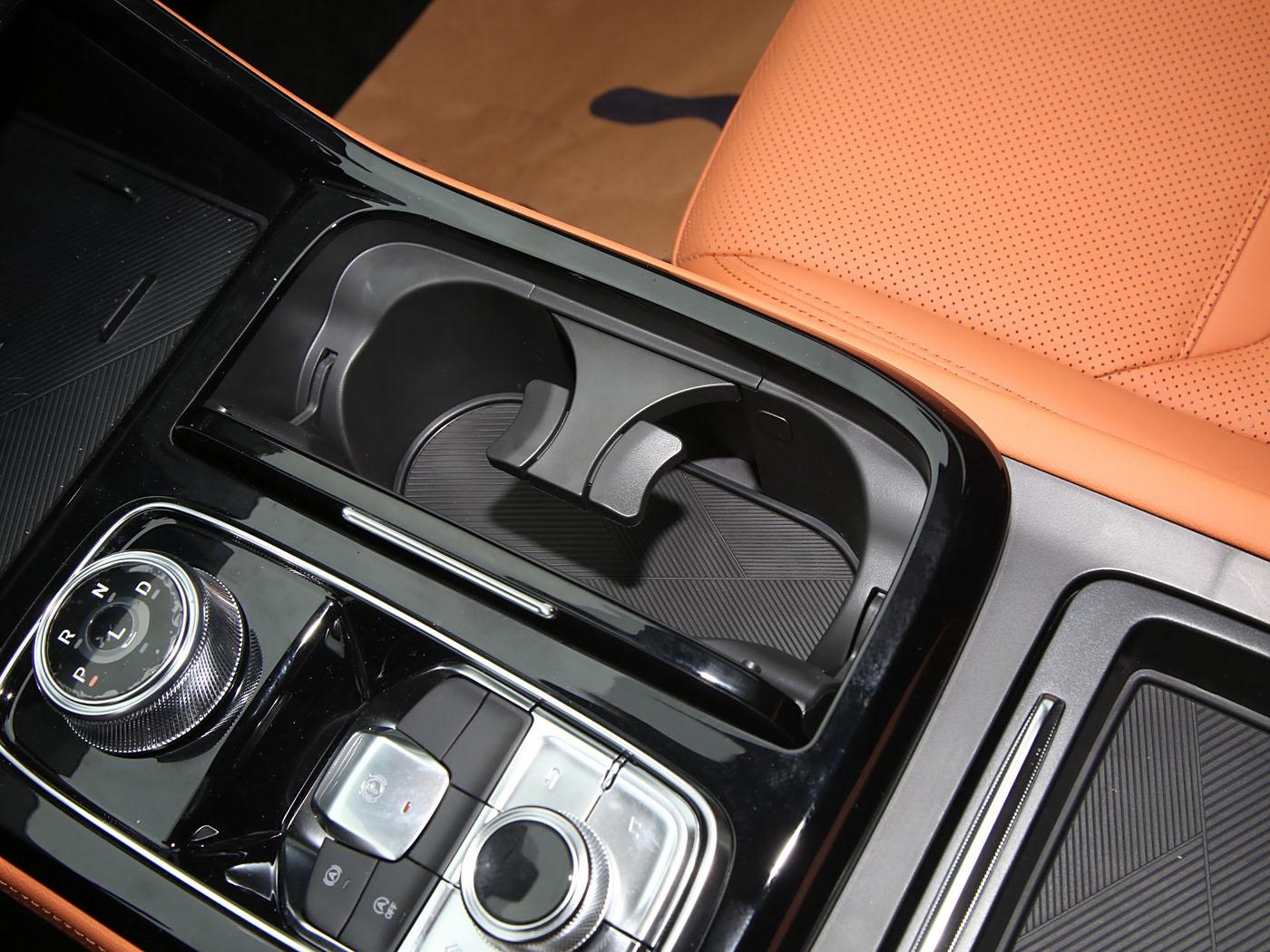 Ford Equator Sport, 2025