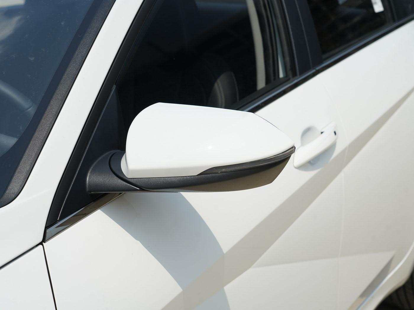 Hyundai Elantra, 2025