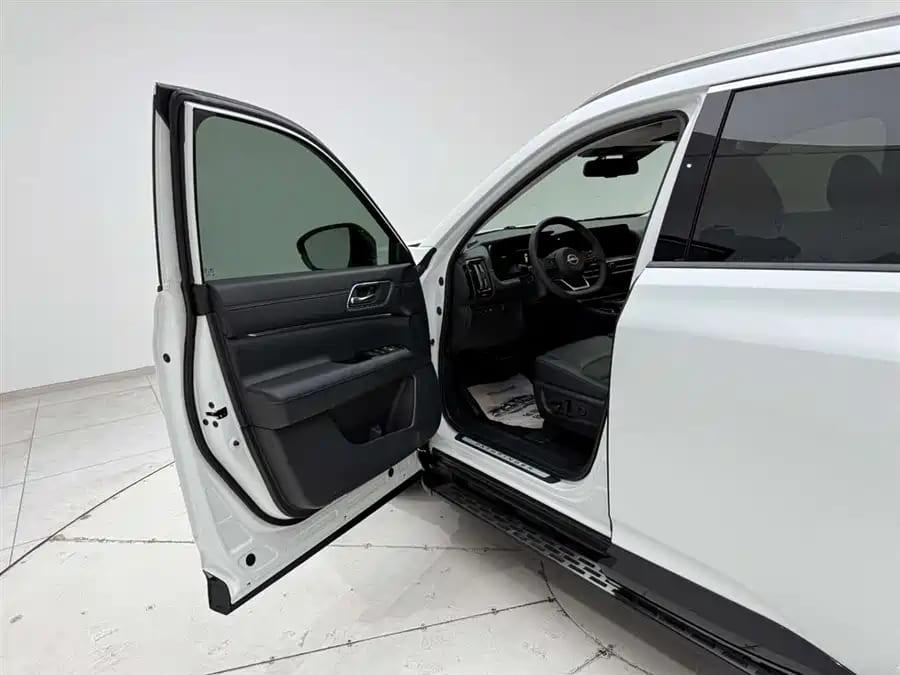 Nissan Pathfinder, 2025