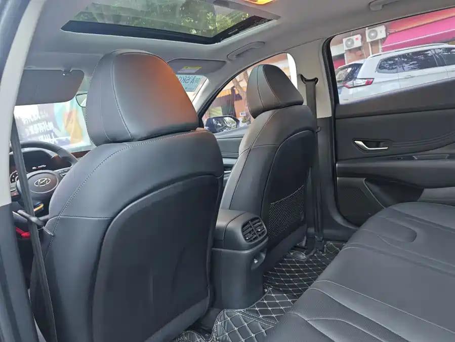 Hyundai Elantra, 2022