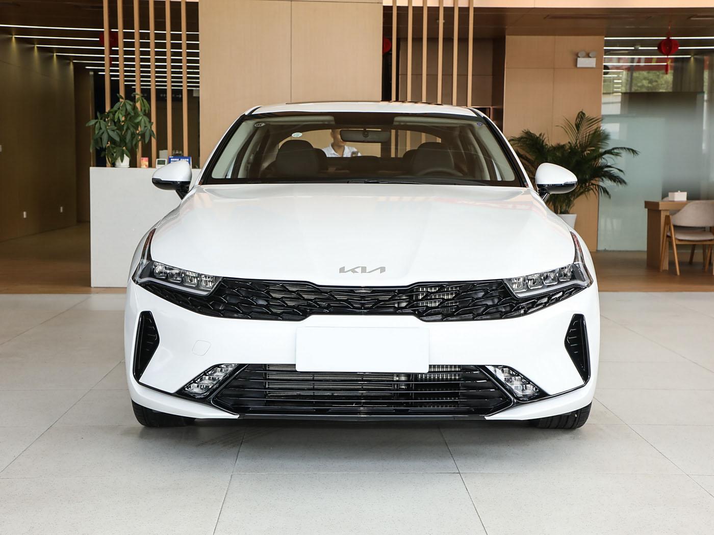 Kia K5, 2025
