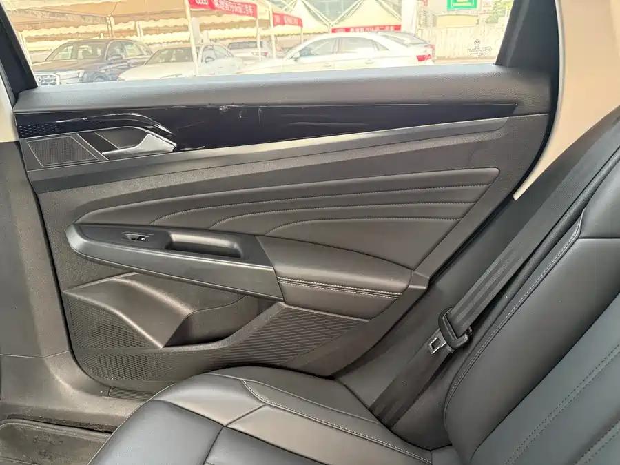 Volkswagen Passat, 2022