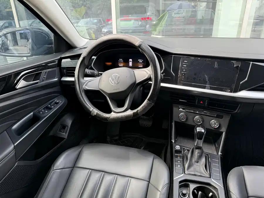 Volkswagen Passat, 2022