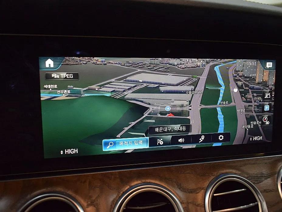 Mercedes-Benz E250, 2021