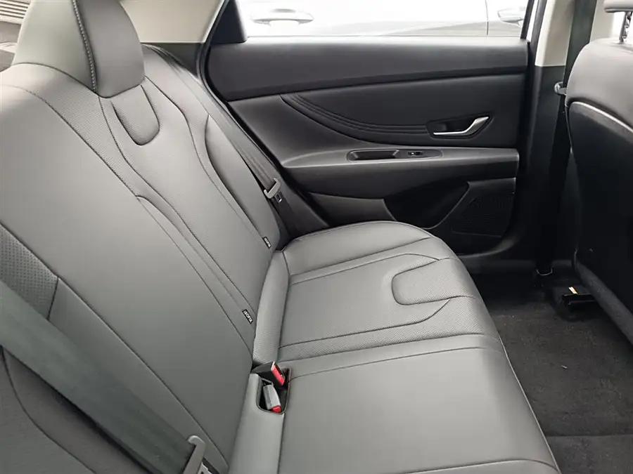 Hyundai Elantra, 2022