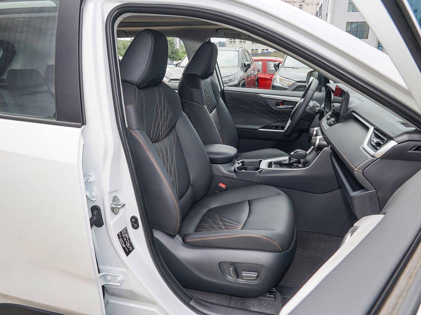 Toyota RAV4, 2025