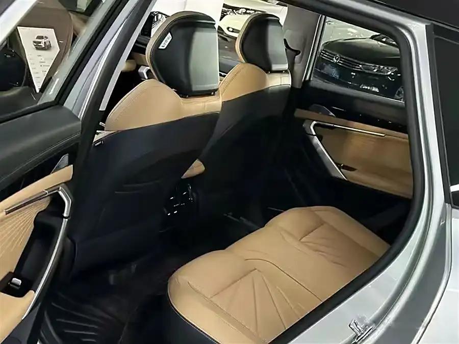 Geely Boyue L, 2023