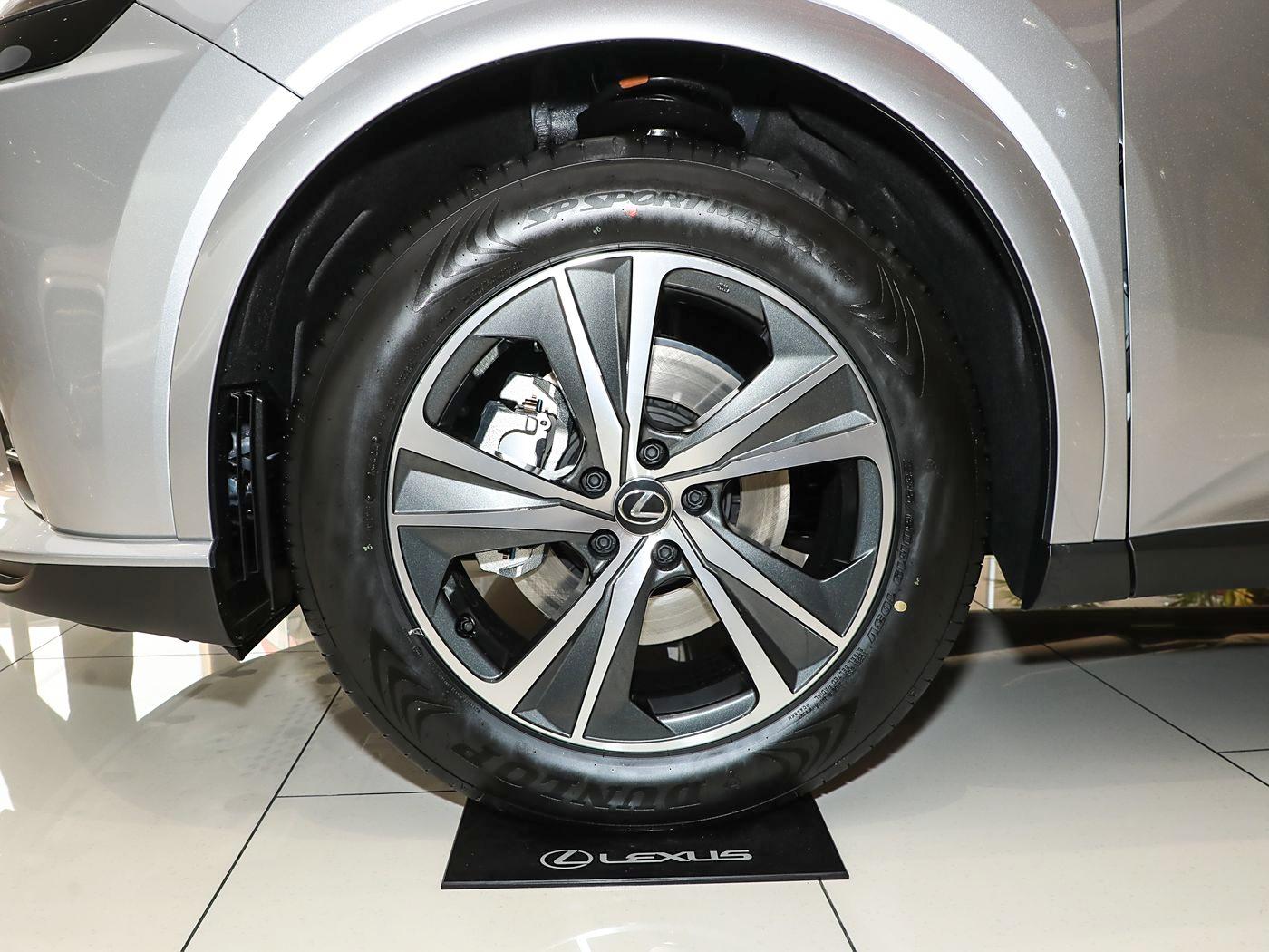 Lexus RX300, 2025