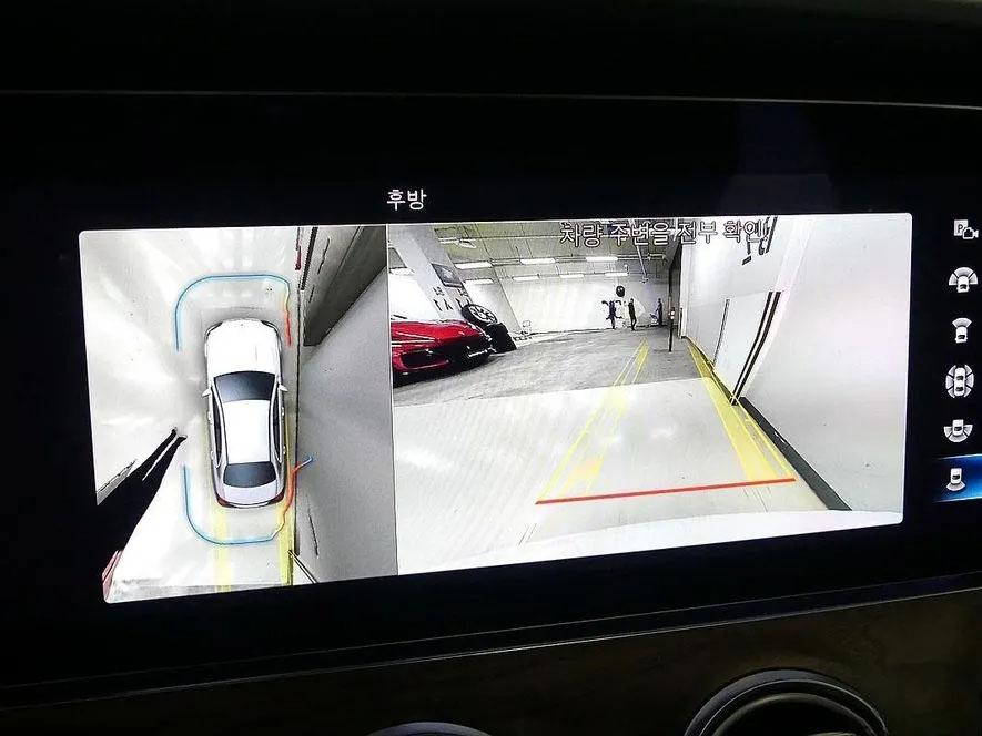 Mercedes-Benz E250, 2022