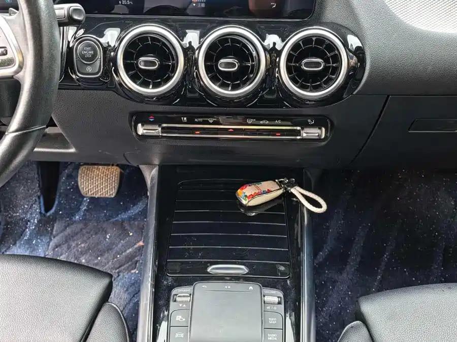 Mercedes-Benz GLA180, 2022