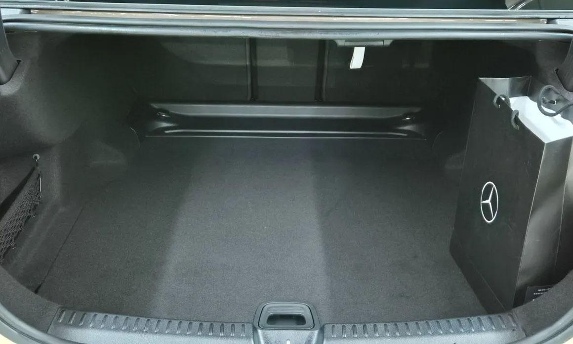 Mercedes-Benz E200, 2024