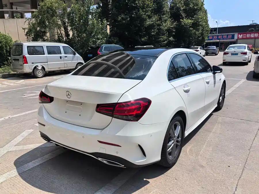 Mercedes-Benz A180L, 2021