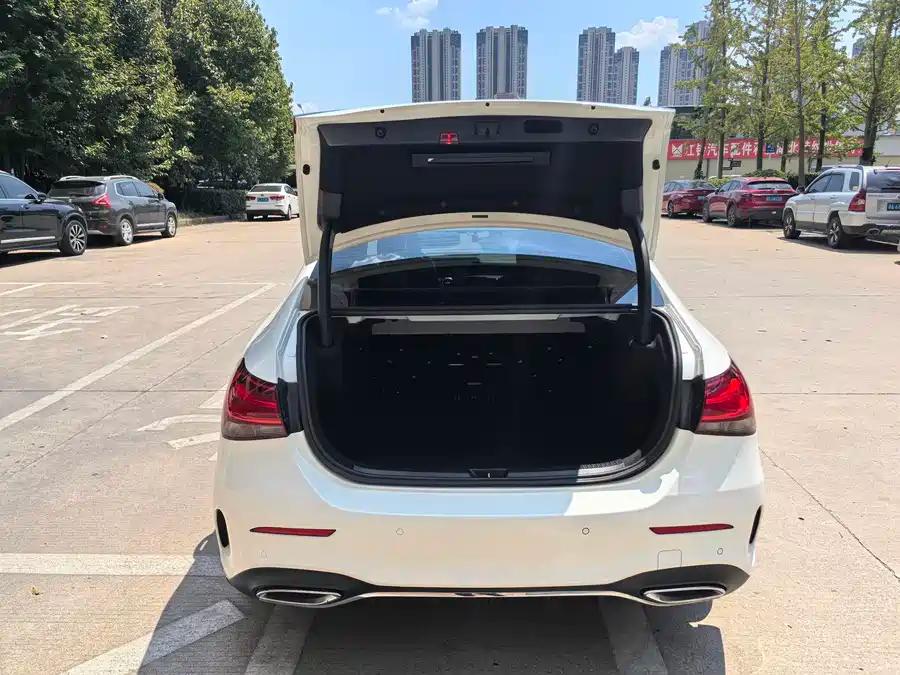 Mercedes-Benz A180L, 2021