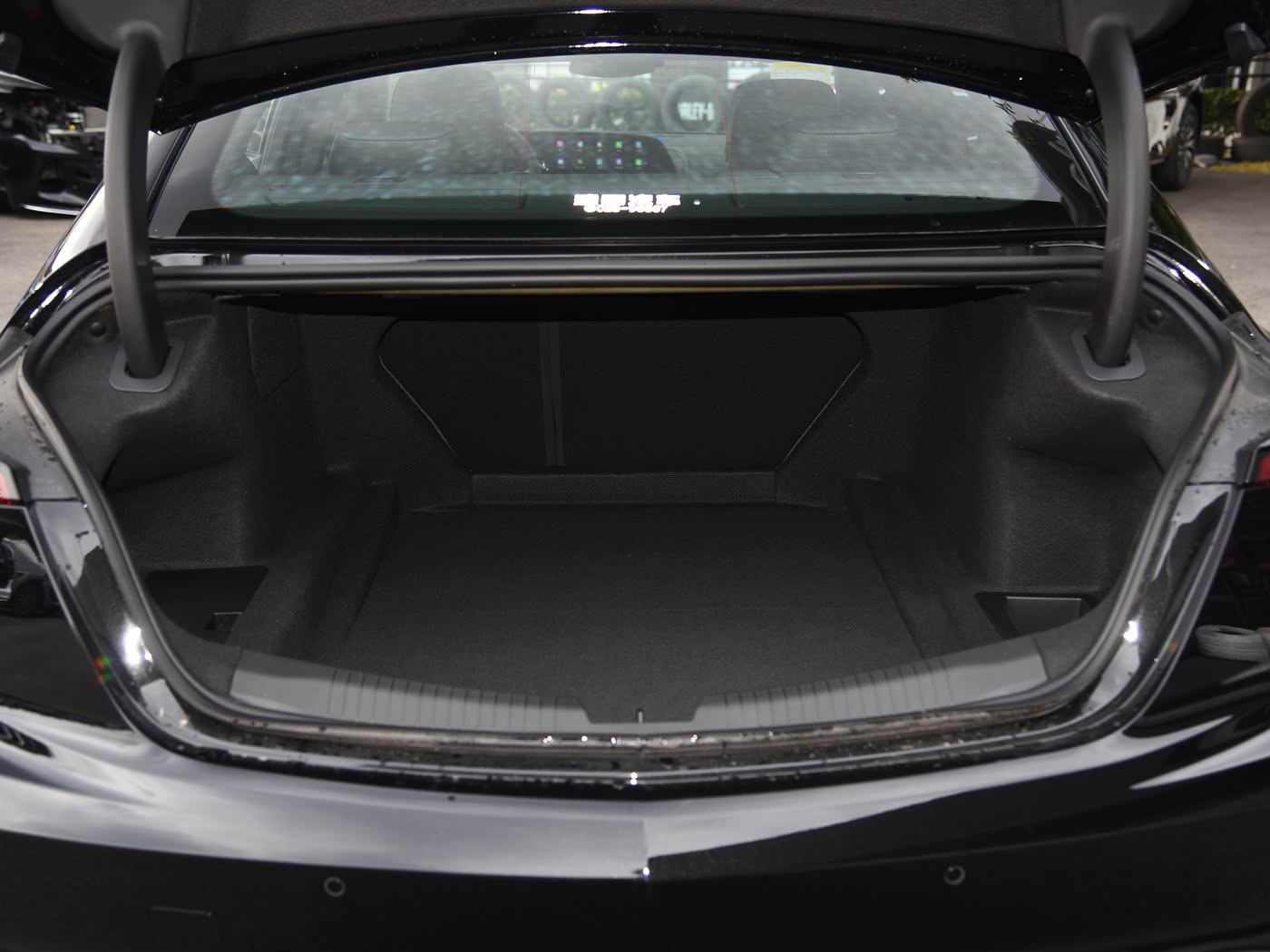Cadillac CT5, 2025