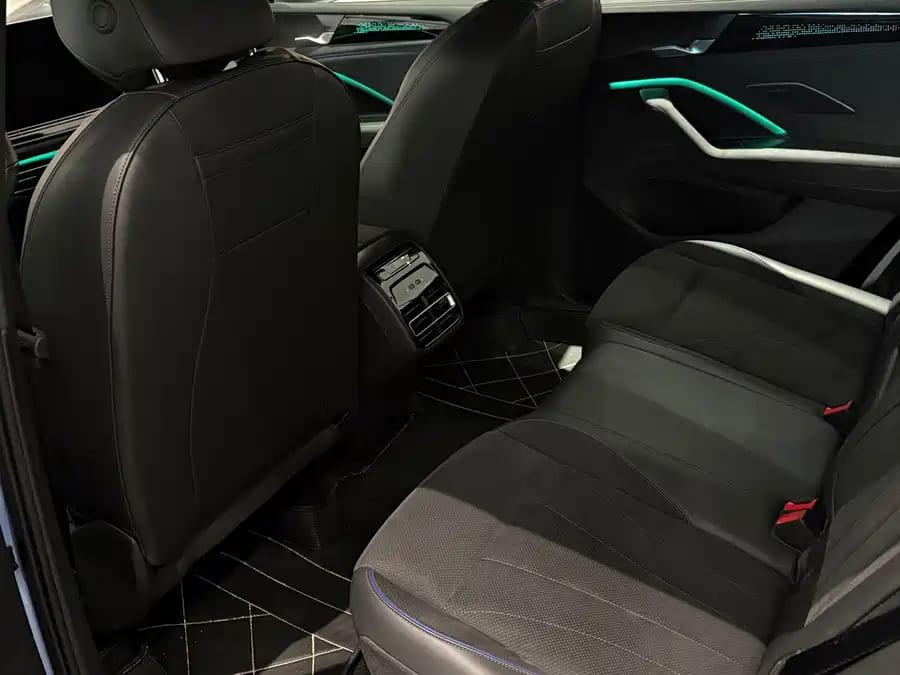 Volkswagen Tiguan L PRO, 2024