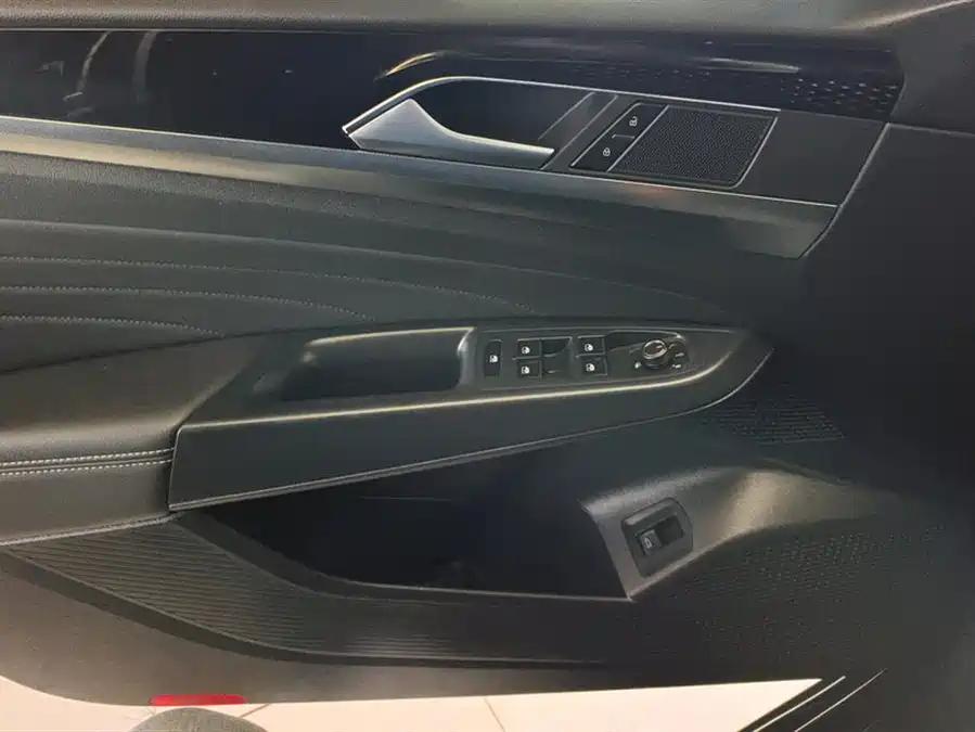 Volkswagen Passat, 2022