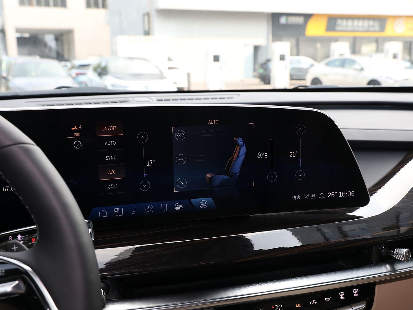 Cadillac XT5, 2025