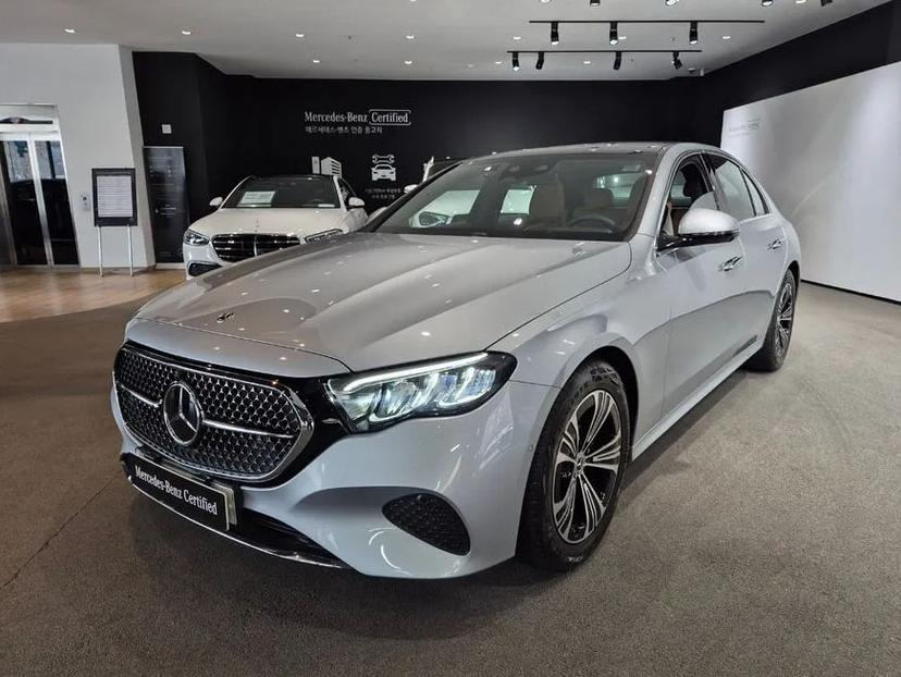 Купить Mercedes-Benz E200 2024 года с пробегом бу