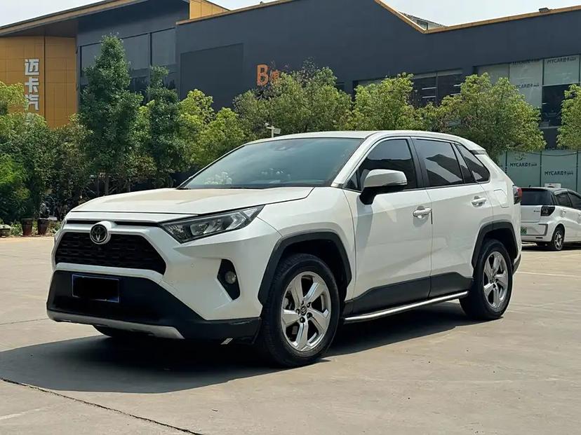 Купить Toyota RAV4 2021 года с пробегом новый
