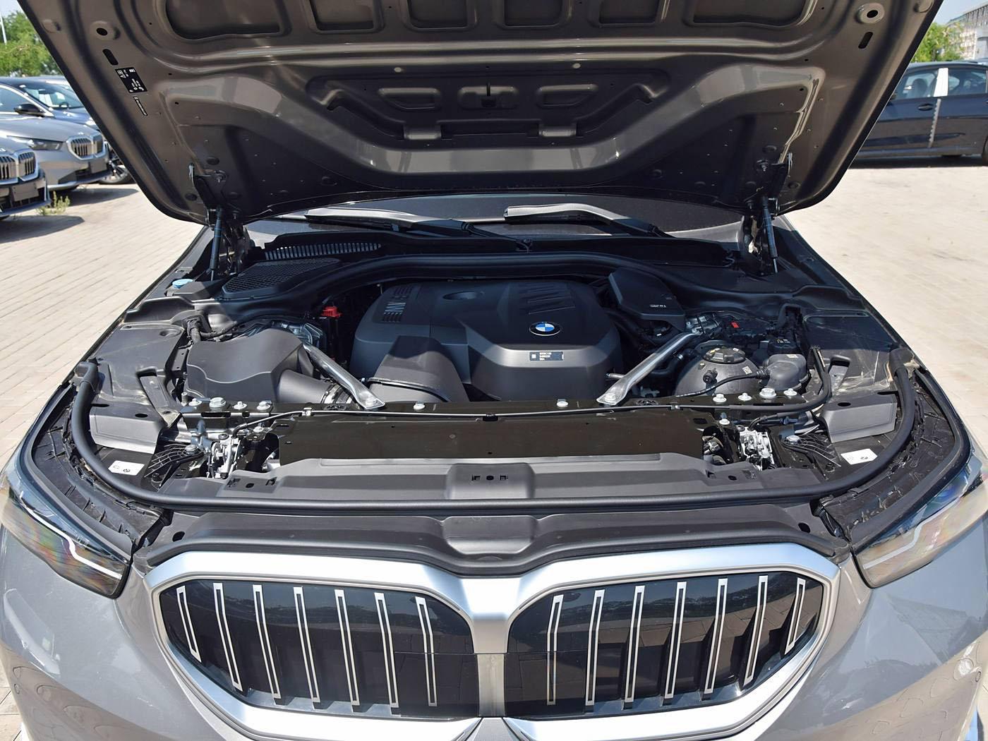 BMW 525Li, 2024