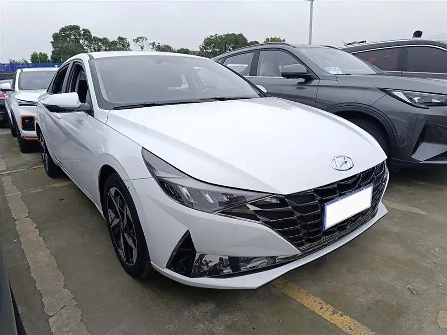 Hyundai Elantra, 2022