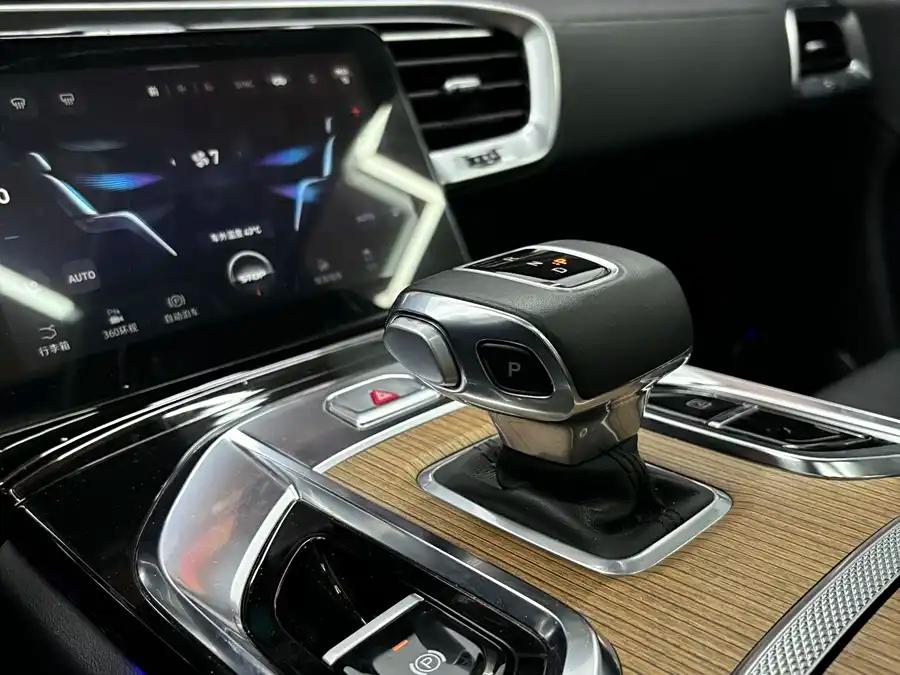 Hongqi E-HS9, 2023