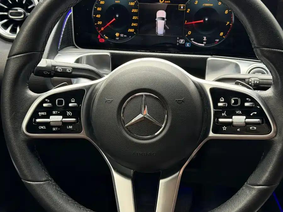 Mercedes-Benz GLB180, 2021
