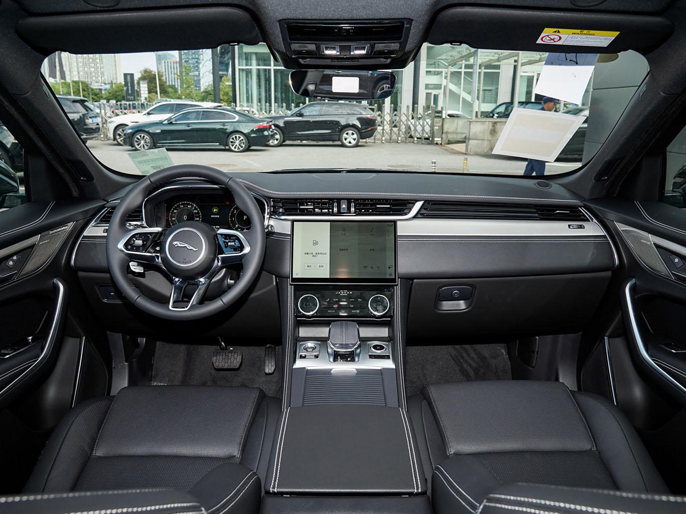 Jaguar F-Pace, 2024