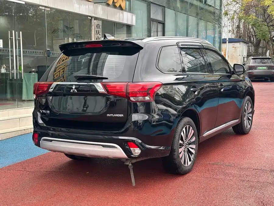 Mitsubishi Outlander, 2021