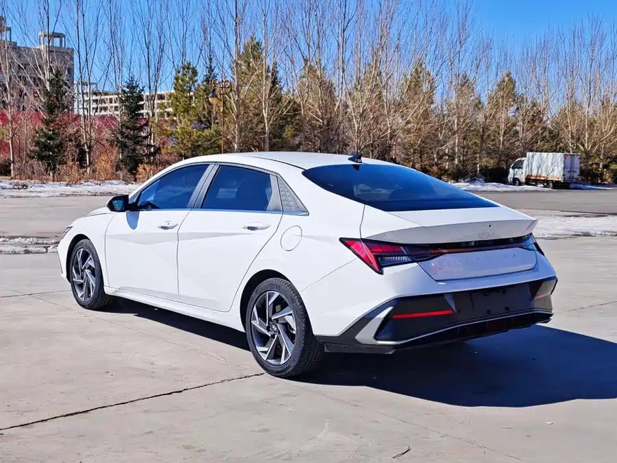 Hyundai Elantra, 2023