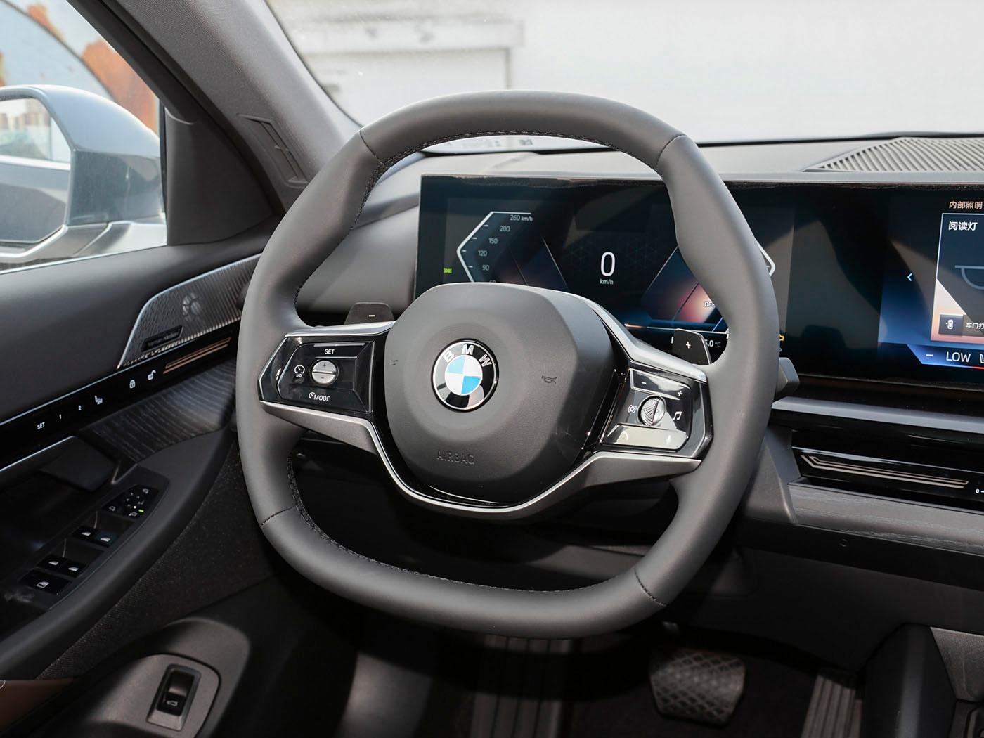 BMW 525Li, 2024