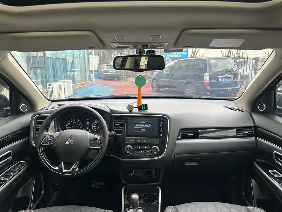 Mitsubishi Outlander, 2021