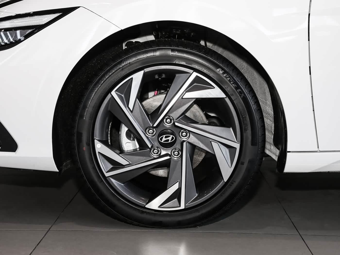 Hyundai Elantra, 2026