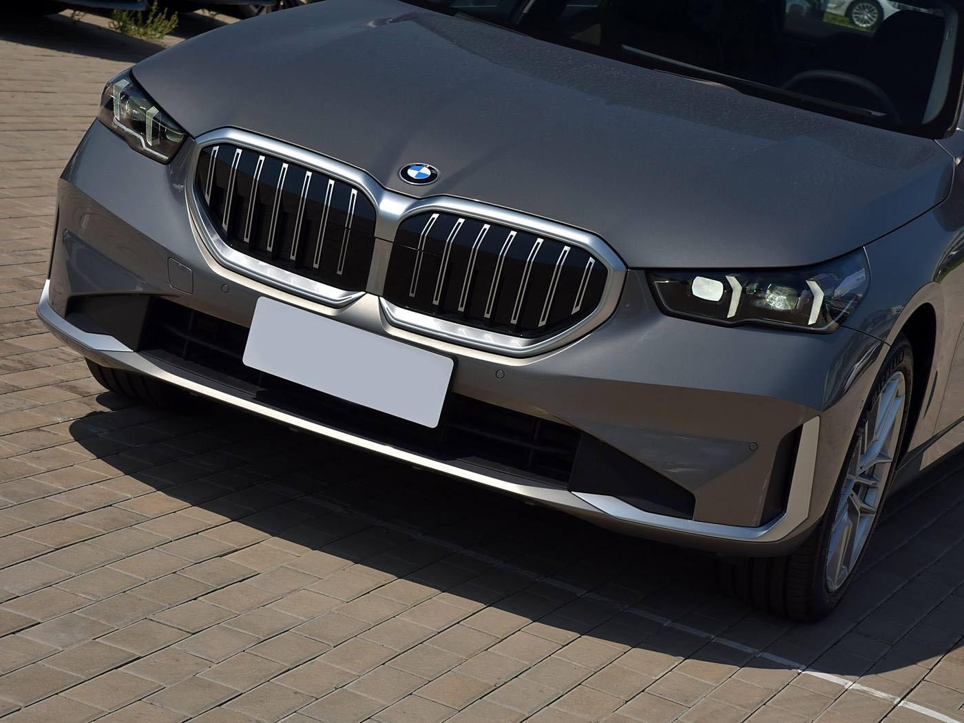 BMW 525Li, 2024