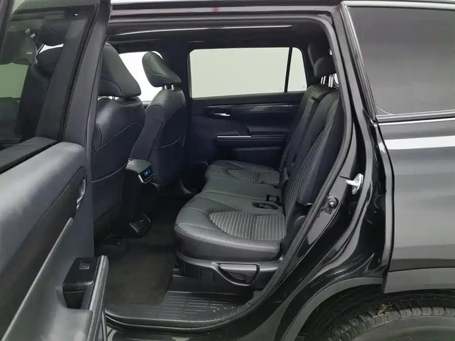 Toyota Crown Kluger, 2023