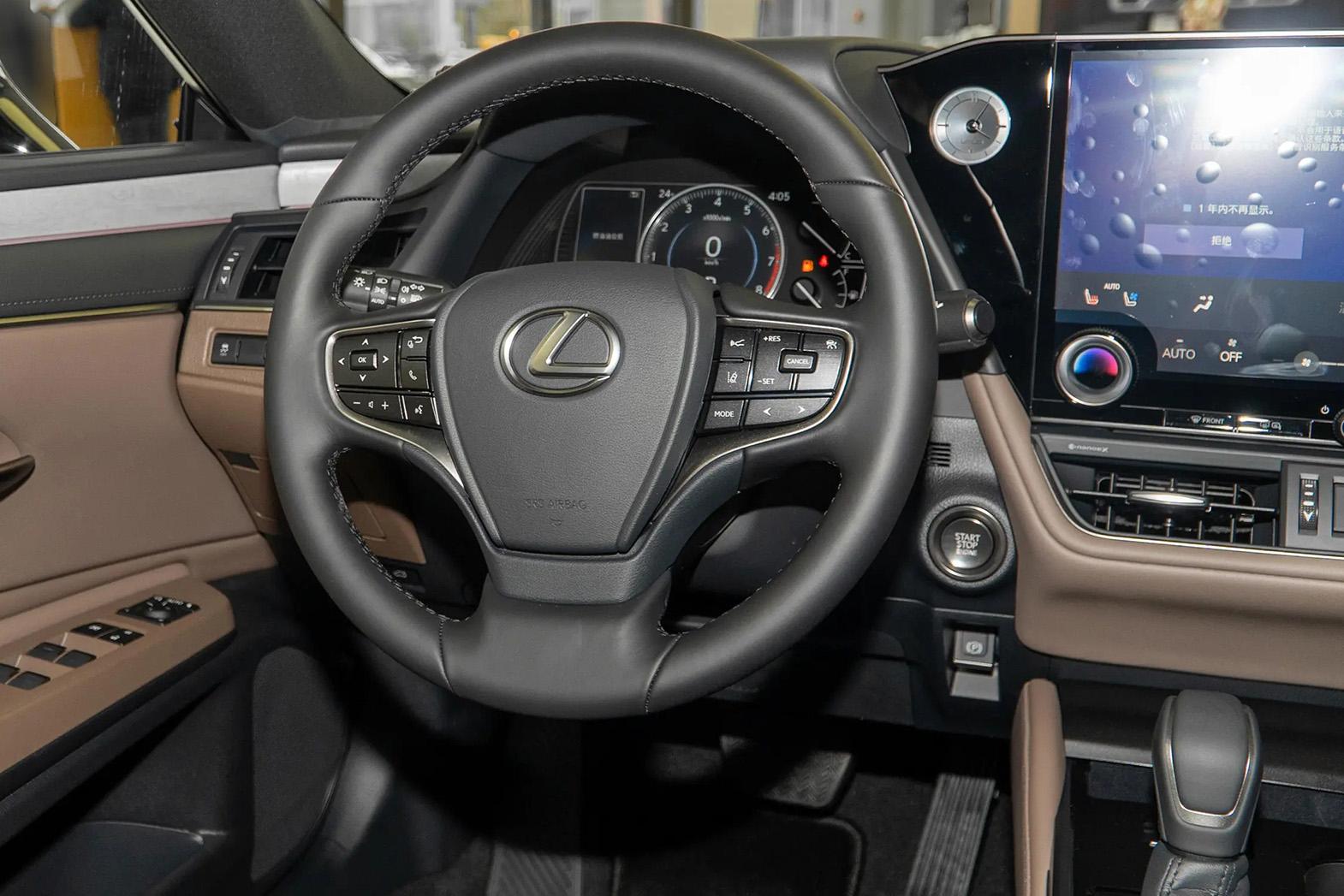 Lexus ES 200, 2025